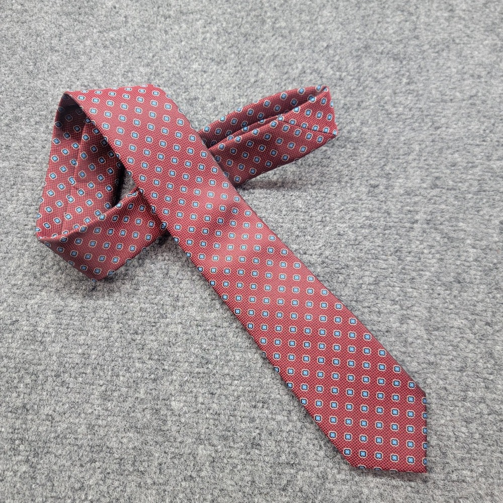 SprezzaBox x The Blacklist Raymond Reddington Silk-Look Red Medallion Tie 3"
